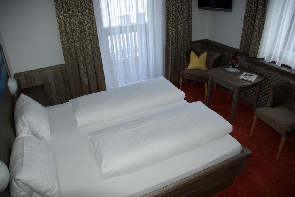 Alpenhof Pension-Garni ناودرس المظهر الخارجي الصورة